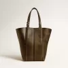 24/7 Bag North South aus schwarzem Distressed-Leder mit verstellbaren Henkeln 24/7 Bag North South aus schwarzem Distressed-Leder mit verstellbaren Henkeln