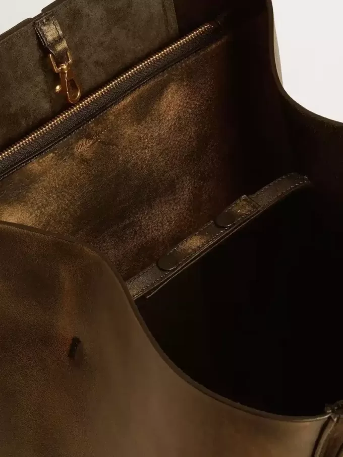 24/7 Bag North South aus schwarzem Distressed-Leder mit verstellbaren Henkeln 24/7 Bag North South aus schwarzem Distressed-Leder mit verstellbaren Henkeln