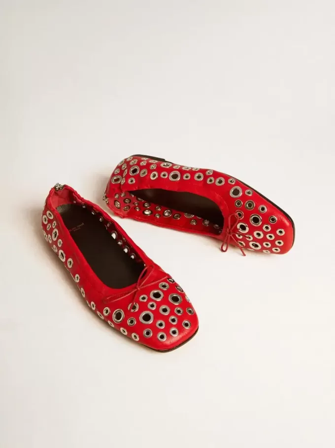 Amy Ballerinas aus rotem Nappaleder mit silberfarbenen Nieten