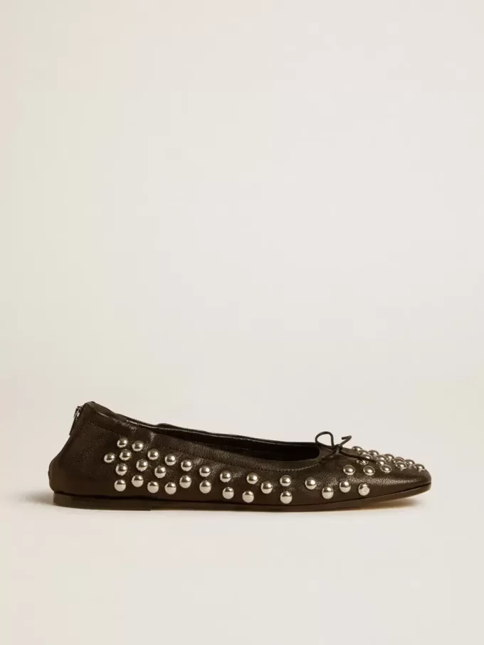 Amy Ballerinas aus schwarzem Nappaleder mit silberfarbenen Nieten Amy Ballerinas aus schwarzem Nappaleder mit silberfarbenen Nieten