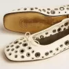 Amy Ballerinas aus weißem Nappaleder mit silberfarbenen Nieten Amy Ballerinas aus weißem Nappaleder mit silberfarbenen Nieten
