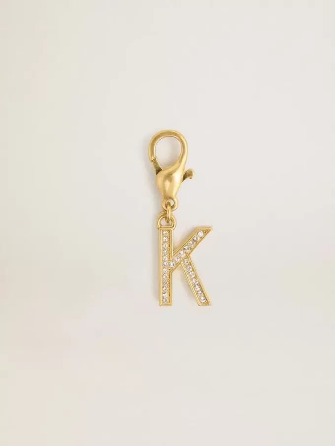 Anhänger mit dem Buchstaben K aus goldfarbenem Messing mit Kristallen