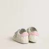 Baby School aus Nappaleder mit rosa Blumenmotiv und beigem Wildlederstern