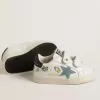 Baby School aus weißem Nappaleder mit hellblauem Wildlederstern und Tennismotiv Baby School aus weißem Nappaleder mit hellblauem Wildlederstern und Tennismotiv