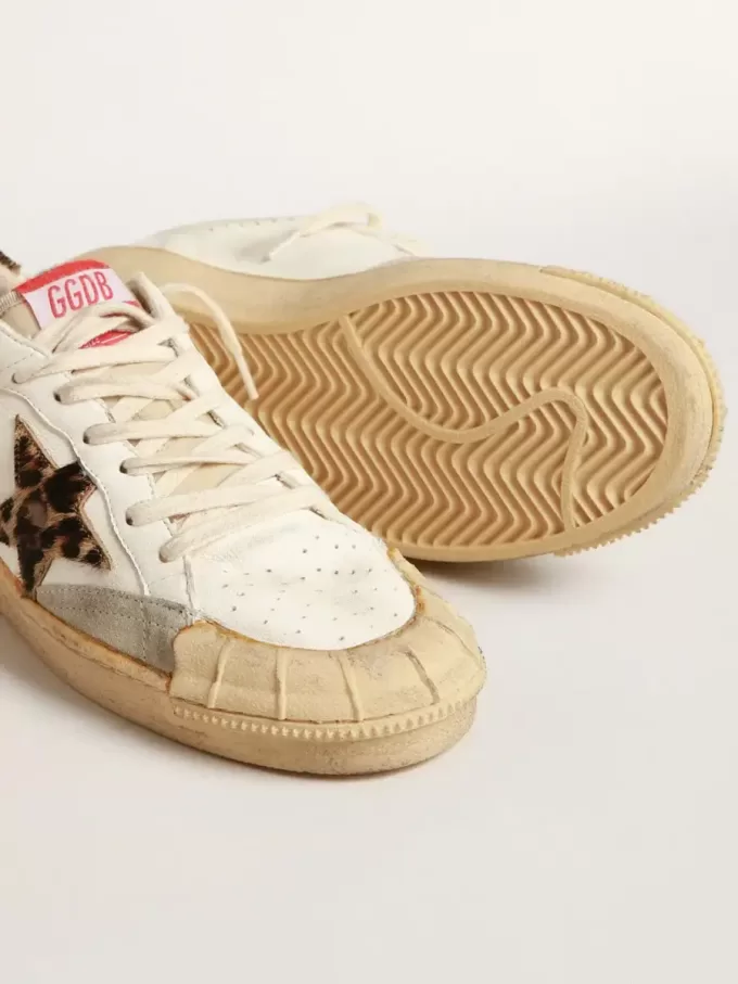 Ball Star aus Nappa mit Stern und Fersenlasche aus Ponyfell mit Leopardenmuster