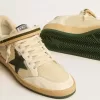 Ball Star aus Nylon und Nappa mit grünem Wildlederstern und Fersenlasche