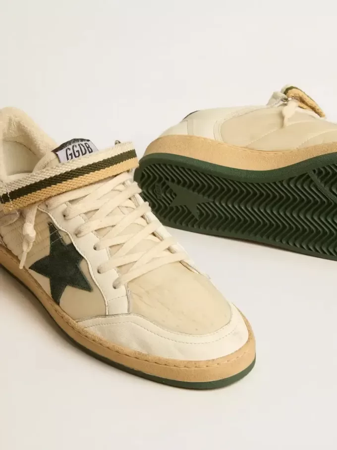 Ball Star aus Nylon und Nappa mit grünem Wildlederstern und Fersenlasche