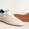 Ball Star aus perforiertem Nappaleder mit weißem Stern und blauer Nylon-Fersenlasche Ball Star aus perforiertem Nappaleder mit weißem Stern und blauer Nylon-Fersenlasche