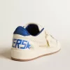 Ball Star aus perforiertem Nappaleder mit weißem Stern und blauer Nylon-Fersenlasche Ball Star aus perforiertem Nappaleder mit weißem Stern und blauer Nylon-Fersenlasche
