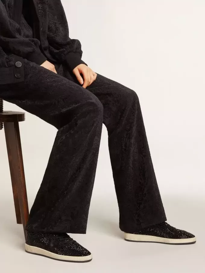 Ball Star aus Wildleder mit schwarzen Swarovski-Kristallen und schwarzem Wildlederstern