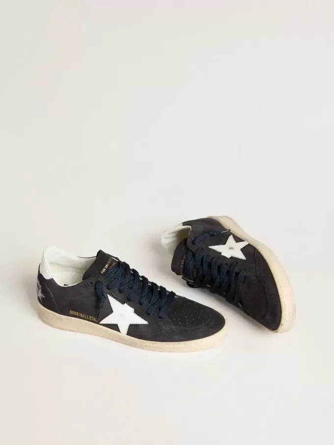 Ball Star für Damen aus dunkelblauem Wildleder mit Lederstern und Fersenlasche Ball Star für Damen aus dunkelblauem Wildleder mit Lederstern und Fersenlasche