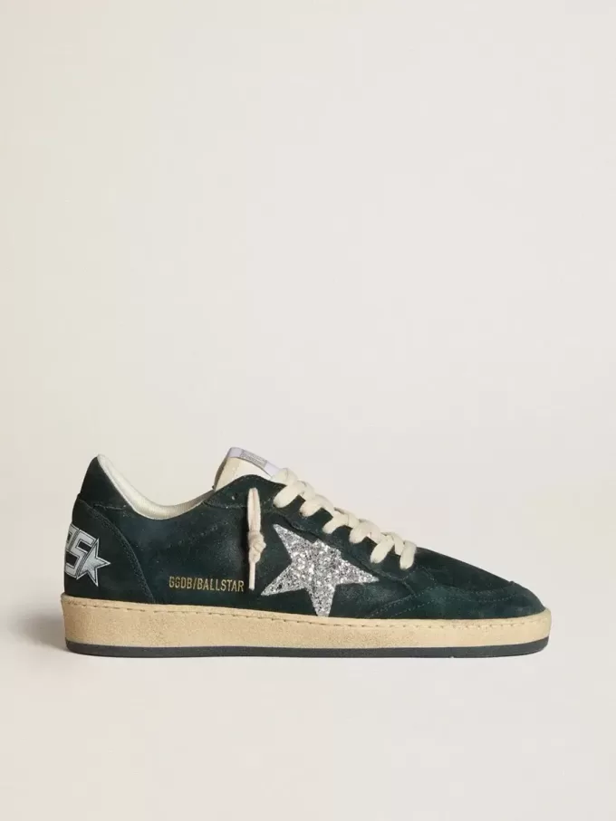 Ball Star für Damen aus grünem Wildleder mit silbernem Glitzerstern Ball Star für Damen aus grünem Wildleder mit silbernem Glitzerstern