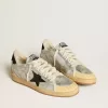 Ball Star LAB aus silbernem Leder mit schwarzem Wildlederstern und Fersenlasche Ball Star LAB aus silbernem Leder mit schwarzem Wildlederstern und Fersenlasche