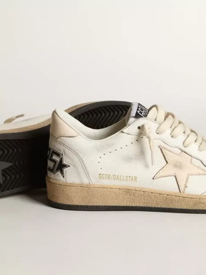 Ball Star LTD aus weißem Nappa mit lachsrosa Nappa-Stern