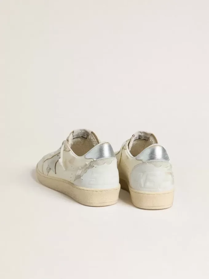 Ball Star LTD in Creme mit weißem Wildlederstern und metallisch silberner Lederferse Ball Star LTD in Creme mit weißem Wildlederstern und metallisch silberner Lederferse