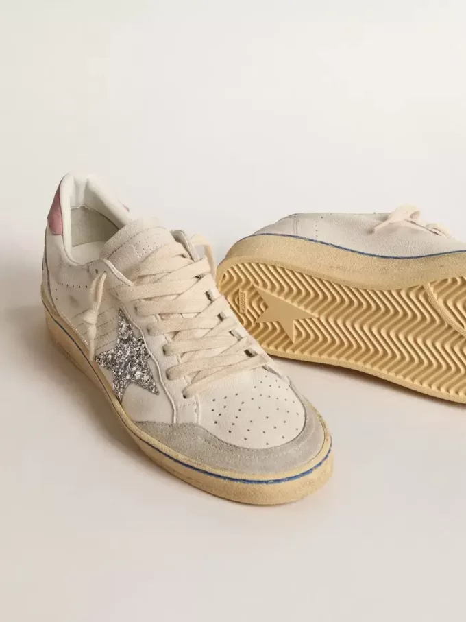 Ball Star LTD mit Glitzerstern und rosa Wildleder-Fersenlasche