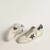 Ball Star mit schwarzem Stern und blauem Wildleder-Fersenlasche