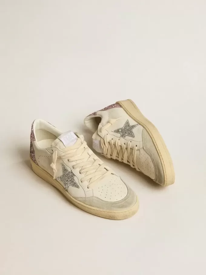 Ball Star mit silbernem Glitzerstern und pinkfarbenem Glitzer-Fersenlasche