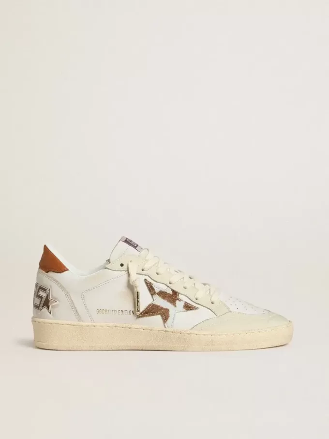 Ball Star mit Stern aus Ponyfell mit Animal-Print und Fersenlasche aus tabakfarbenem Leder