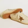 Ball Star Sabots aus Leder mit Stern aus Wildleder und beigem Lammfellfutter Ball Star Sabots aus Leder mit Stern aus Wildleder und beigem Lammfellfutter