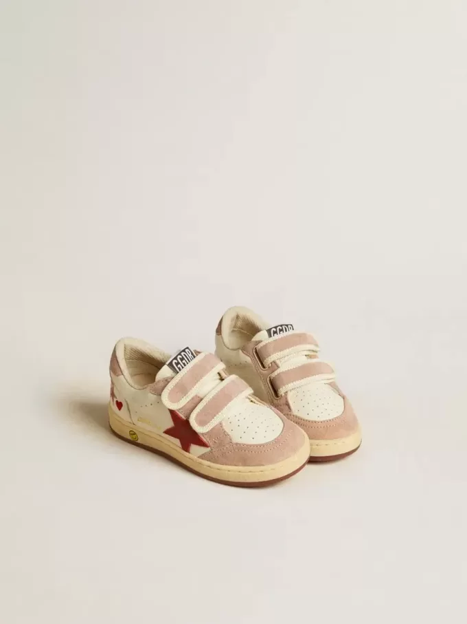 Ball Star Teen aus Nappa und Wildleder mit rotem Stern und rotem gesticktem Herz