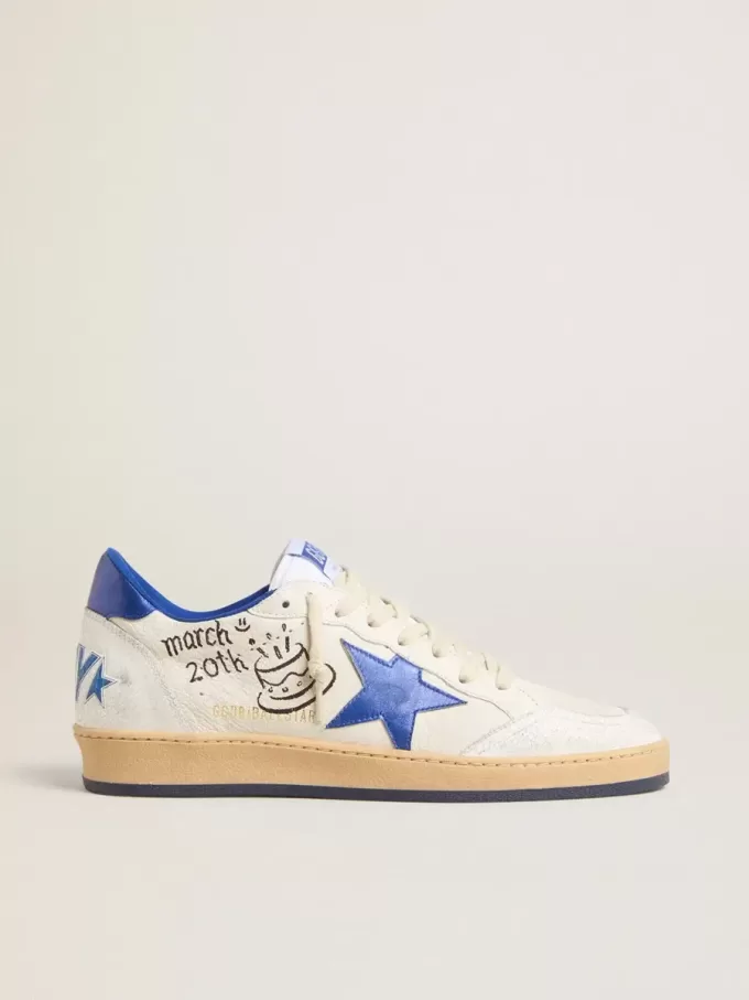 Herren-Sneaker „Ball Star Wishes” aus weißem Nappaleder mit leuchtend blauem Stern und Fersenlasche