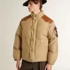Beige Bomberjacke mit Leder- und Patch-Details Beige Bomberjacke mit Leder- und Patch-Details