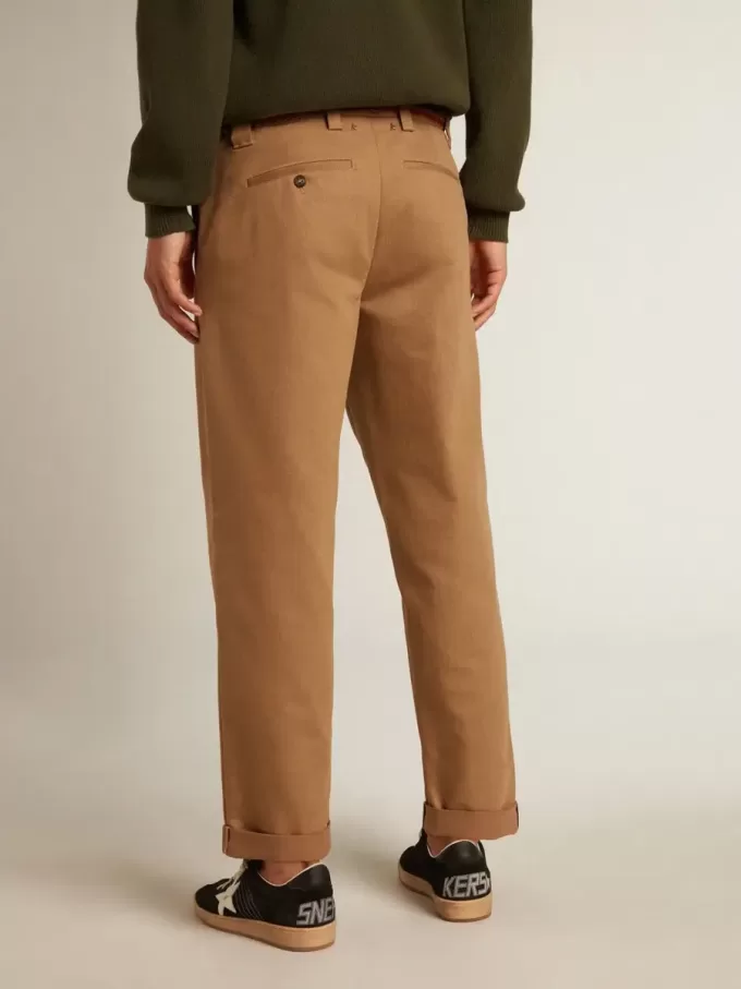 Beige-Khaki Chinos aus der Golden Collection Beige-Khaki Chinos aus der Golden Collection