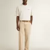Beigefarbene Herren-Chinos mit Used-Look-Finish