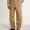 Beigefarbene Herrenhose mit Aufnähern