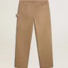 Beigefarbene Herrenhose mit Aufnähern