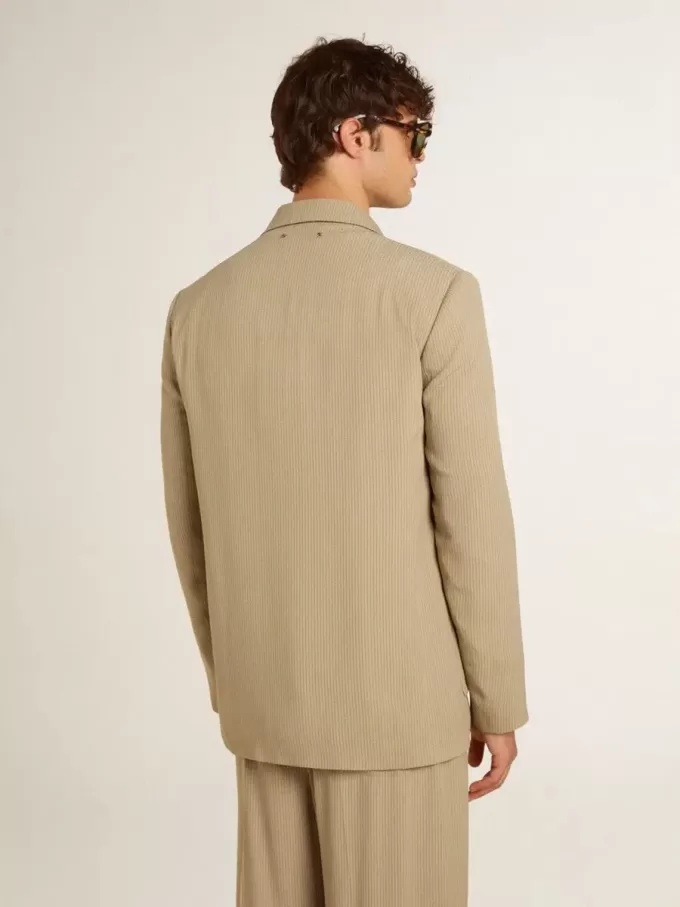 Beigefarbene Herrenjacke mit Nadelstreifen und einreihiger Knopfleiste in Oversize-Passform