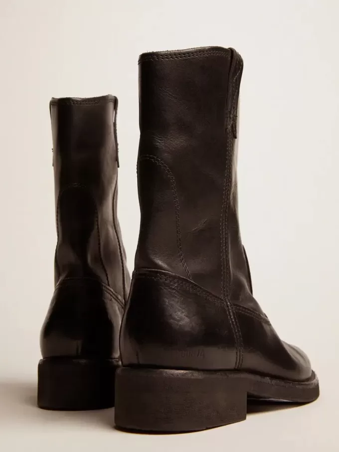 Bikerstiefel aus schwarzem Leder
