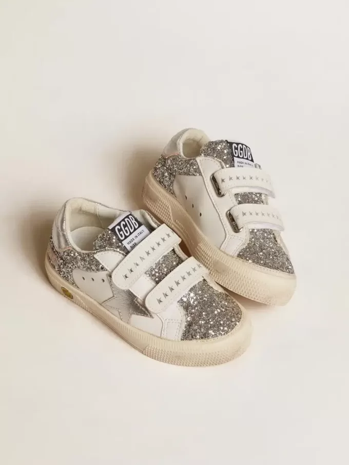 Biobasierter May Teen in Glitzeroptik mit silbernem Stern und Fersenlasche Biobasierter May Teen in Glitzeroptik mit silbernem Stern und Fersenlasche
