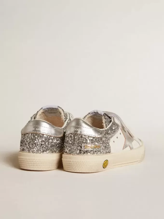 Biobasierter May Teen in Glitzeroptik mit silbernem Stern und Fersenlasche Biobasierter May Teen in Glitzeroptik mit silbernem Stern und Fersenlasche