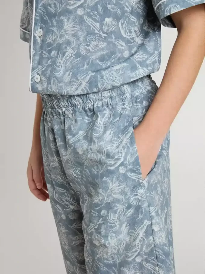 Blaue Shorts für Jungen mit weißem Aufdruck Blaue Shorts für Jungen mit weißem Aufdruck