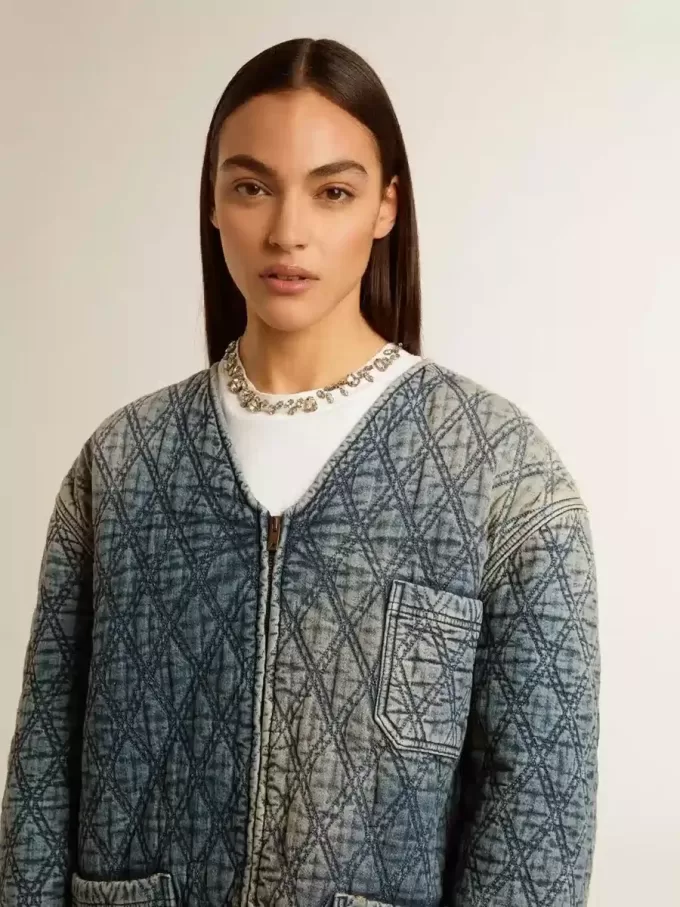 Blaue Steppjacke für Damen aus Baumwolldenim mit Used-Look Blaue Steppjacke für Damen aus Baumwolldenim mit Used-Look