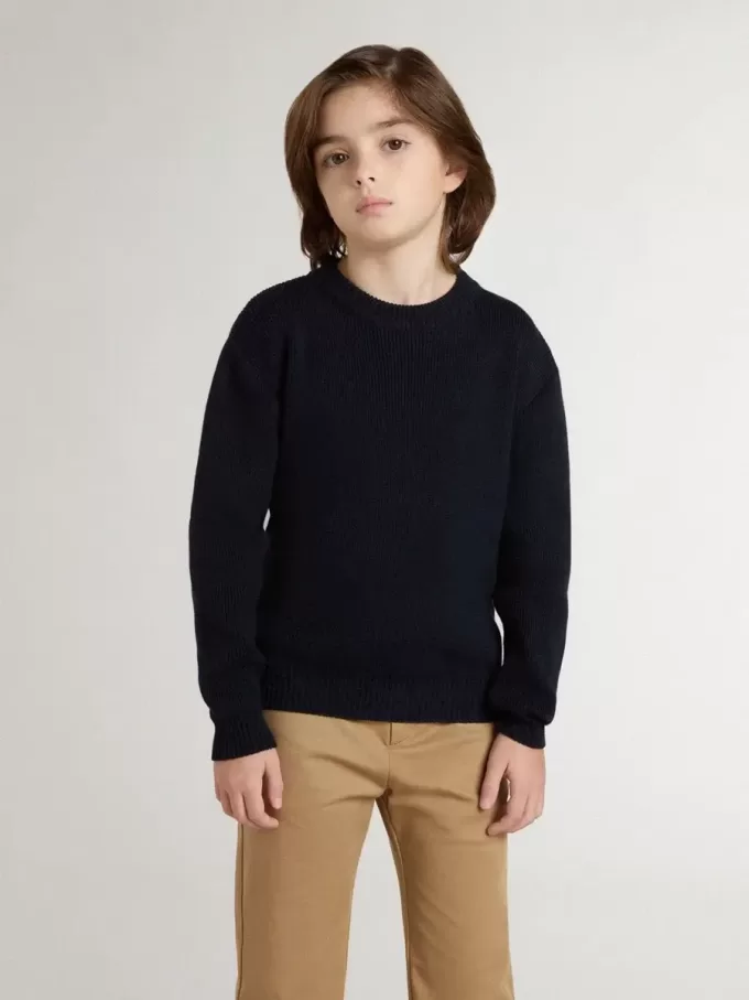 Blauer Pullover mit Rundhalsausschnitt für Jungen mit „Golden”-Schriftzug auf der Rückseite