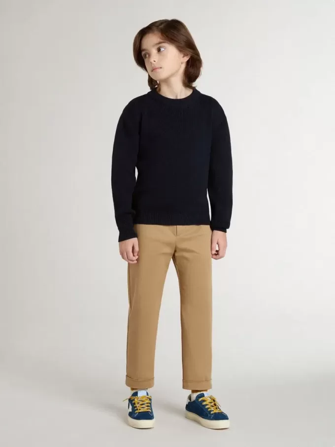 Blauer Pullover mit Rundhalsausschnitt für Jungen mit „Golden”-Schriftzug auf der Rückseite