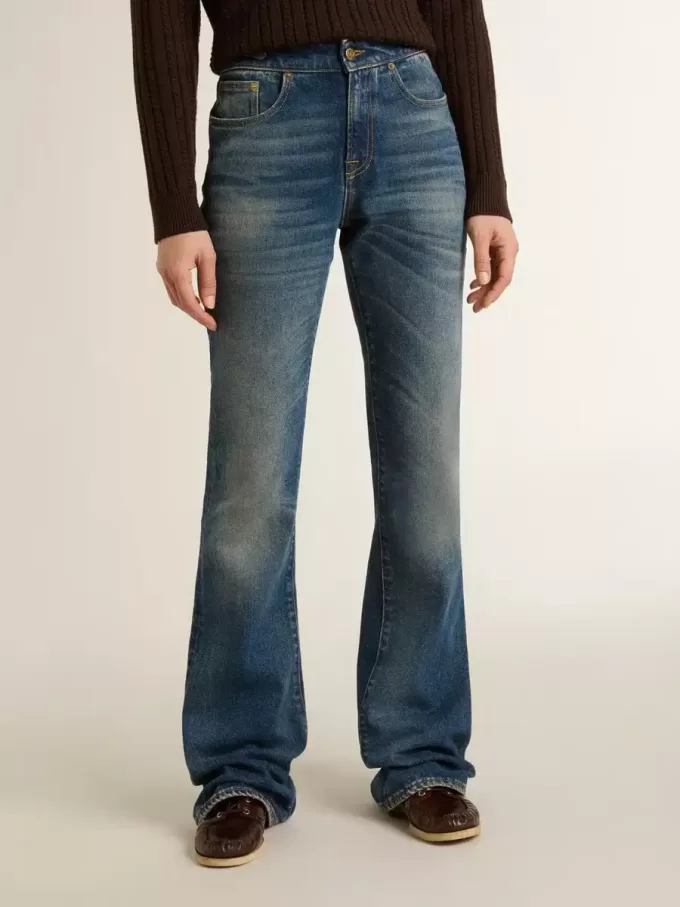 Bootcut-Jeans für Damen mit Vintage-Waschung und metallischen Details Bootcut-Jeans für Damen mit Vintage-Waschung und metallischen Details