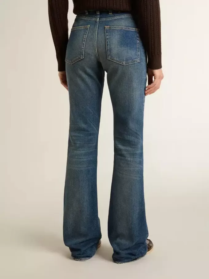Bootcut-Jeans für Damen mit Vintage-Waschung und metallischen Details Bootcut-Jeans für Damen mit Vintage-Waschung und metallischen Details