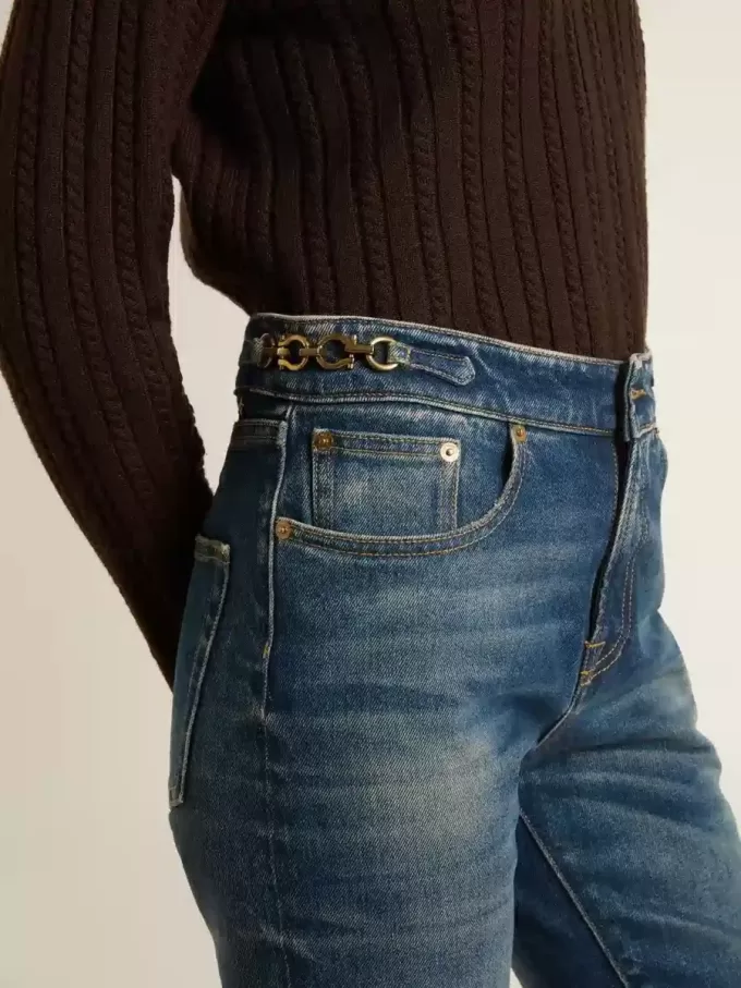 Bootcut-Jeans für Damen mit Vintage-Waschung und metallischen Details Bootcut-Jeans für Damen mit Vintage-Waschung und metallischen Details