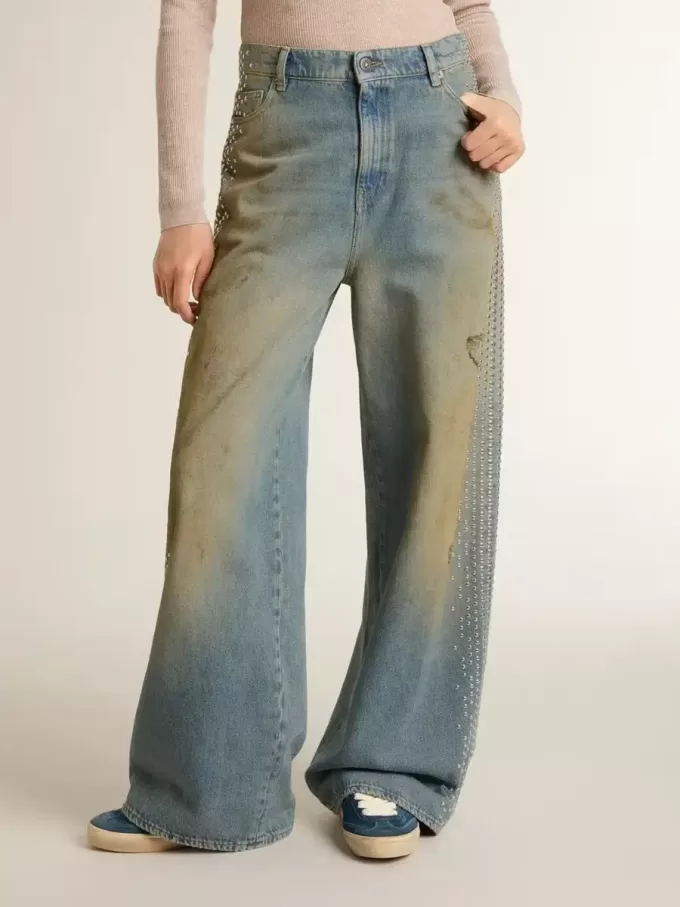 Boyfriend-Jeans für Damen mit Used-Effekt, Sandwaschung und Nieten