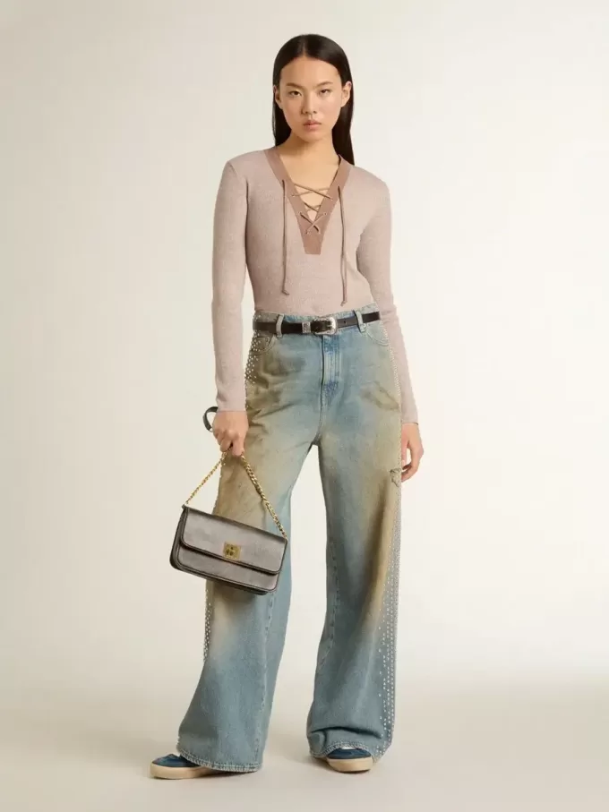 Boyfriend-Jeans für Damen mit Used-Effekt, Sandwaschung und Nieten