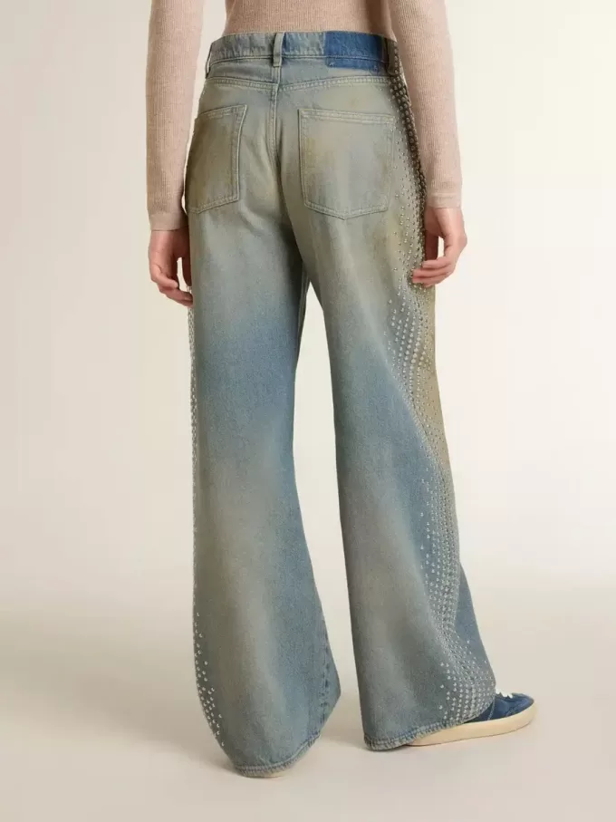 Boyfriend-Jeans für Damen mit Used-Effekt, Sandwaschung und Nieten