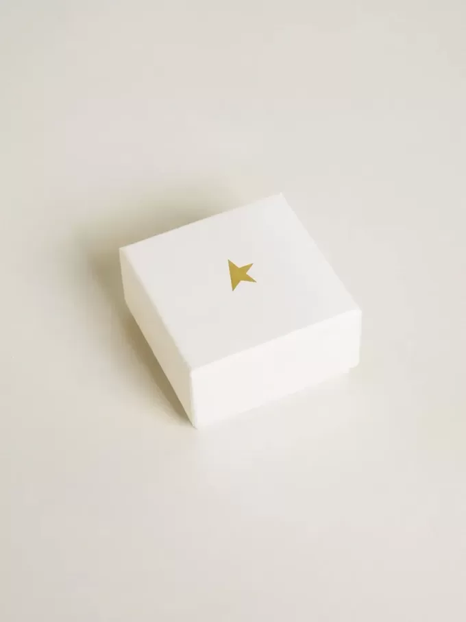 Buchstabe D-Anhänger aus goldfarbenem Messing mit Kristallen