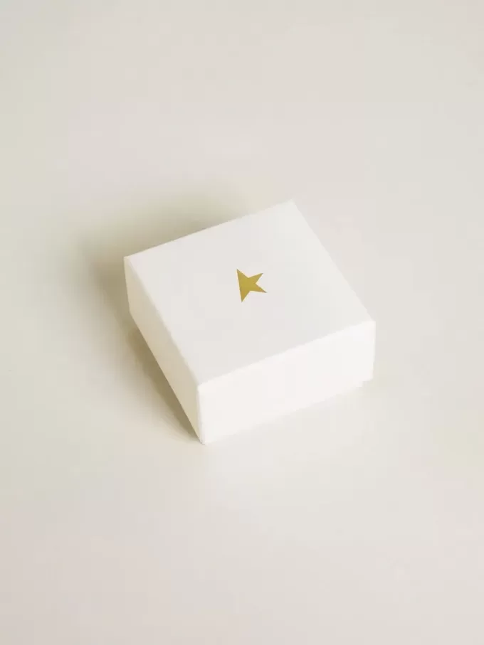 Buchstabe R-Anhänger aus goldfarbenem Messing mit Kristallen