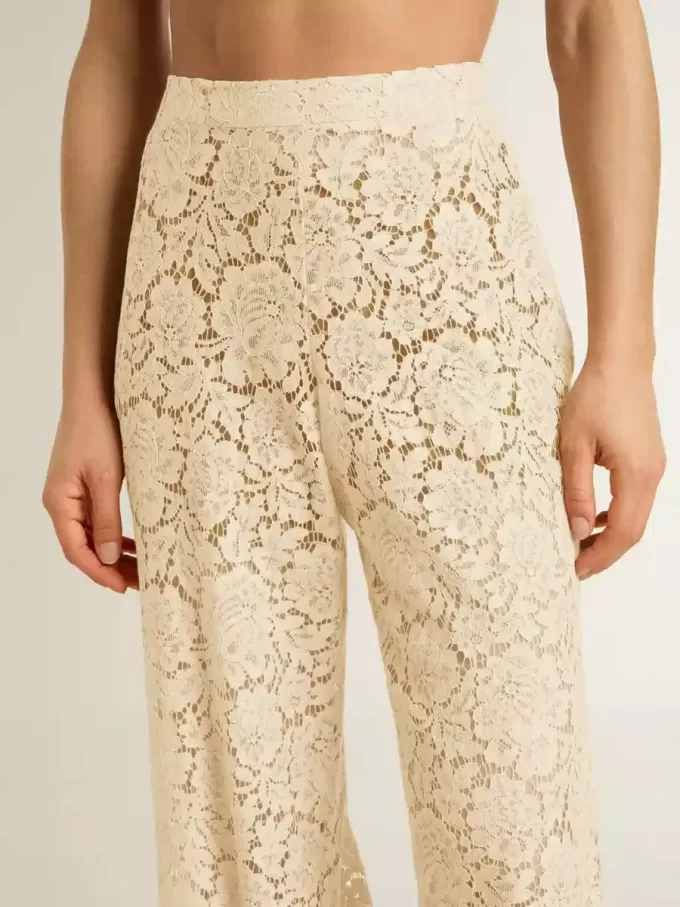 Cremefarbene, durchsichtige Spitzenhose für Damen Cremefarbene, durchsichtige Spitzenhose für Damen