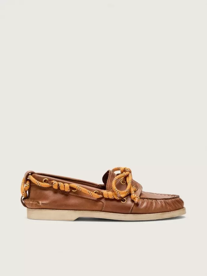 Cruise-Loafer für Damen aus tabakfarbenem Leder mit orangefarbenen Wanderschnürsenkeln