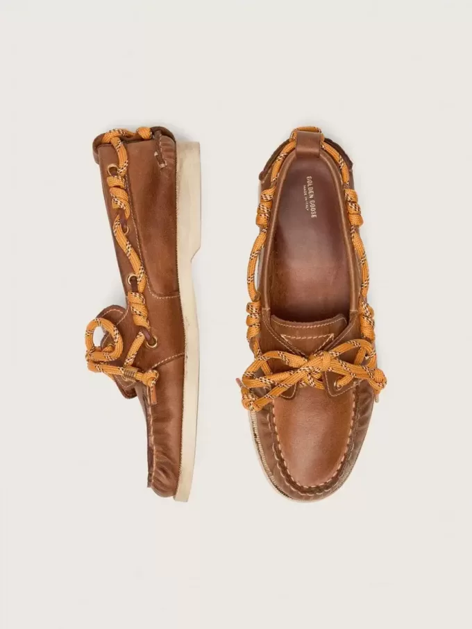 Cruise-Loafer für Damen aus tabakfarbenem Leder mit orangefarbenen Wanderschnürsenkeln